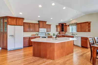 4049 S Castle View Dr, West Valley, UT 84128 - Photo 4