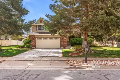 2172 E 2050 N, Layton, UT 84040 - Photo 2