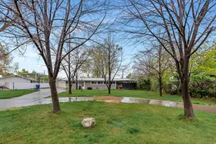 7026 S 2955 E, Cottonwood Heights, UT 84121 - Photo 30