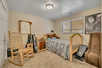 91 N 500 W, Clearfield, UT 84015 - Photo 12