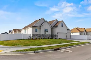 2354 W Boothill Dr W, Kaysville, UT 84037 - Photo 28