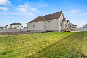 2354 W Boothill Dr W, Kaysville, UT 84037 - Photo 30