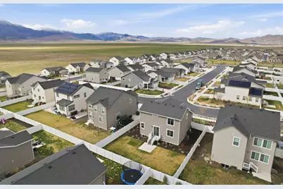 1260 E Packard Dr, Eagle Mountain, UT 84005 - Photo 36