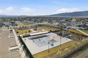 1260 E Packard Dr, Eagle Mountain, UT 84005 - Photo 44