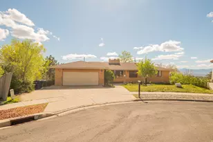 2534 E Grand Pt Cir, Sandy, UT 84092 - Photo 2