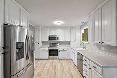 2196 E Thistlewood Way S, Sandy, UT 84092 - Photo 16