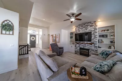 351 N Balsam Way, Price, UT 84501 - Photo 6