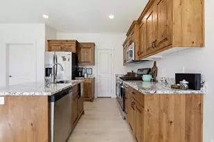 576 N 800 W, Smithfield, UT 84335 - Photo 6