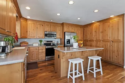 2015 S Laurelhurst Dr, Salt Lake City, UT 84108 - Photo 6