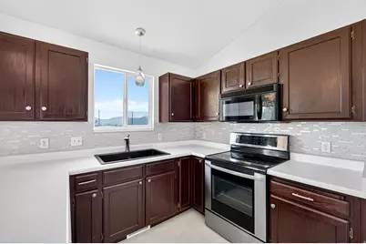 5893 S Alpine Crest Cir, Salt Lake City, UT 84118 - Photo 8