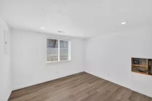 5893 S Alpine Crest Circle, Salt Lake City, UT 84118 - Photo 16