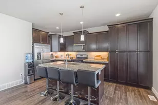 783 E Newfield Dr, Sandy, UT 84094 - Photo 4