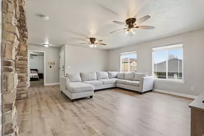 946 W 630 S #46, Pleasant Grove, UT 84062 - Photo 8