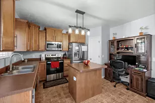 7626 S Calendula Ln W, West Jordan, UT 84081 - Photo 6