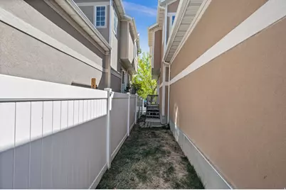 7626 S Calendula Ln W, West Jordan, UT 84081 - Photo 18