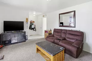 4404 S 375 E, Washington Terrace, UT 84405 - Photo 6