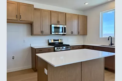 3066 N Summerwood Dr #810, Eagle Mountain, UT 84005 - Photo 2
