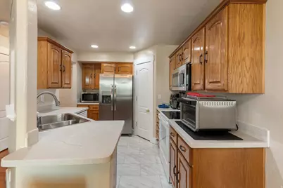 802 Brookside Ct, Payson, UT 84651 - Photo 14