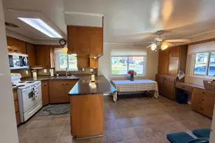 9530 S Indian Ridge Dr E, Sandy, UT 84092 - Photo 4