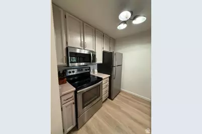 550 S 400 E #3210, Salt Lake City, UT 84111 - Photo 4