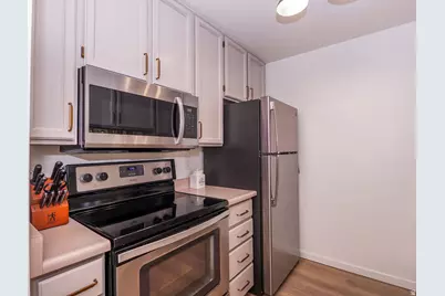 550 S 400 E #3210, Salt Lake City, UT 84111 - Photo 8