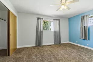 180 W 300 N, Hyrum, UT 84319 - Photo 8