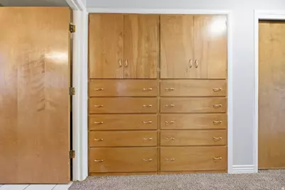 180 W 300 N, Hyrum, UT 84319 - Photo 12