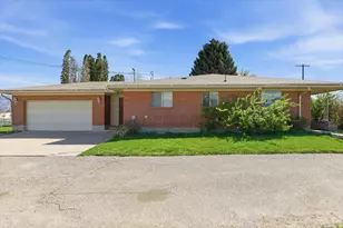 180 W 300 N, Hyrum, UT 84319 - Photo 20