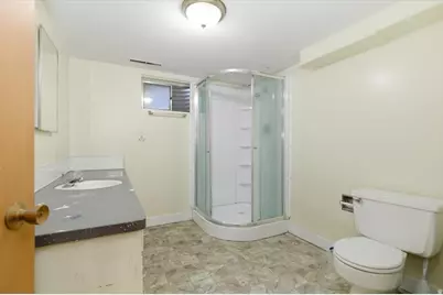 180 W 300 N, Hyrum, UT 84319 - Photo 16