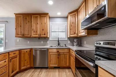 5548 S 2950 W, Roy, UT 84067 - Photo 10