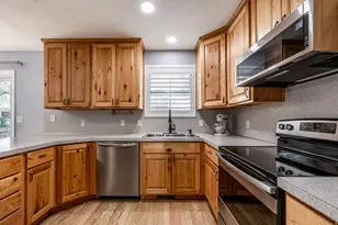 5548 S 2950 W, Roy, UT 84067 - Photo 10