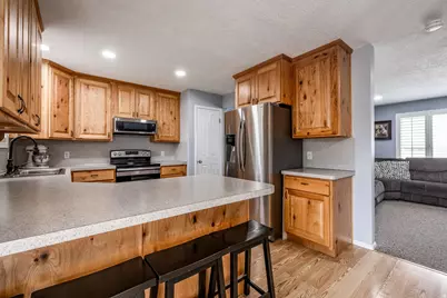 5548 S 2950 W, Roy, UT 84067 - Photo 8