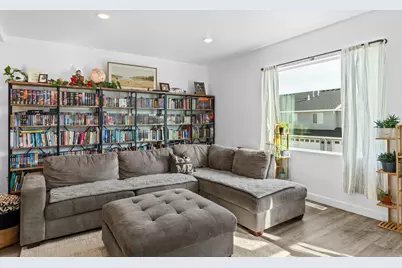 1083 E Waterway Ln, Saratoga Springs, UT 84045 - Photo 6