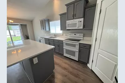 1402 N 650 E, Tooele, UT 84074 - Photo 24