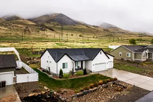 8232 N Iron Horse Dr E, Tooele, UT 84074 - Photo 38