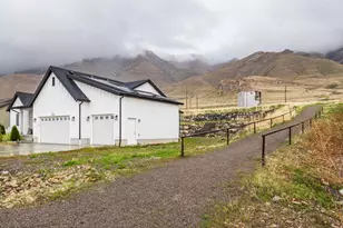 8232 N Iron Horse Dr E, Tooele, UT 84074 - Photo 28