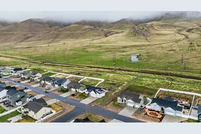 8232 N Iron Horse Dr E, Tooele, UT 84074 - Photo 40