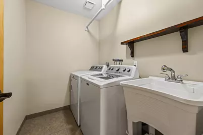 11406 S Gracey Ln E, Sandy, UT 84092 - Photo 26