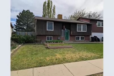 656 W 600 N, Clearfield, UT 84015 - Photo 2