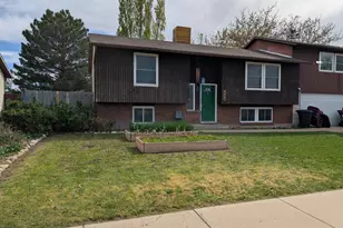 656 W 600 N, Clearfield, UT 84015 - Photo 2