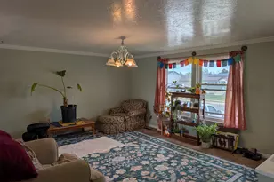 656 W 600 N, Clearfield, UT 84015 - Photo 4