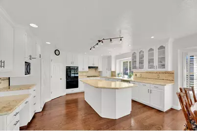 736 S Deer View Cir, Fruit Heights, UT 84037 - Photo 8