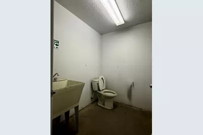 540 S Wright Brothers Dr, Vernal, UT 84078 - Photo 16