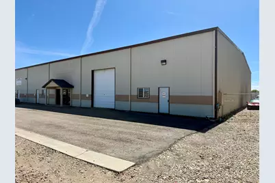 540 S Wright Brothers Dr, Vernal, UT 84078 - Photo 2