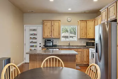 7846 S Cool Creek Way W, West Jordan, UT 84081 - Photo 4