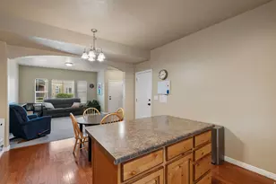 7846 S Cool Creek Way W, West Jordan, UT 84081 - Photo 8