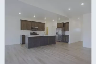 828 W 70 N, Hyrum, UT 84319 - Photo 2