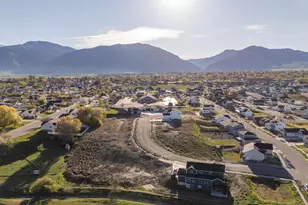 828 W 70 N, Hyrum, UT 84319 - Photo 12