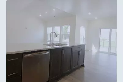 828 W 70 N, Hyrum, UT 84319 - Photo 4