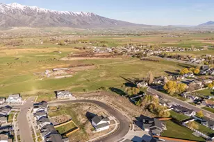 828 W 70 N, Hyrum, UT 84319 - Photo 14